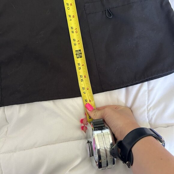 Greentown Womens Medium Scrub Top Black Pink Breast Cancer Awareness Pockets - Picture 6 of 7